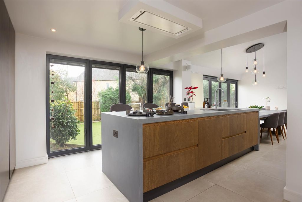 Property photo 3 of 20 00004.Jpg