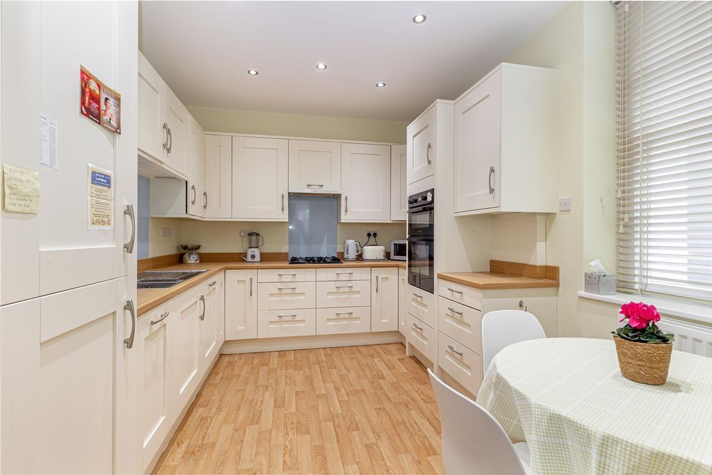 Additional image 4 of 3 bed flat for saleAbbey Road, Malvern WR14