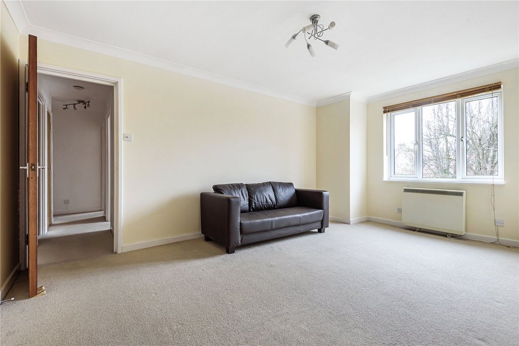 Property photo 3 of 14 Picture No. 02