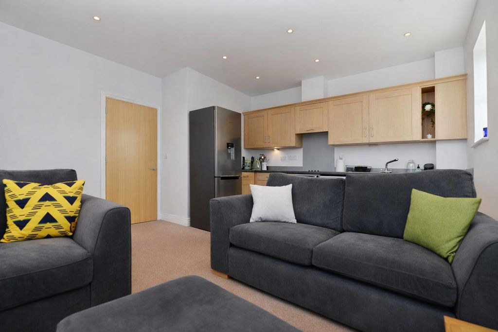 Property photo 2 of 15 Op Space.Jpg