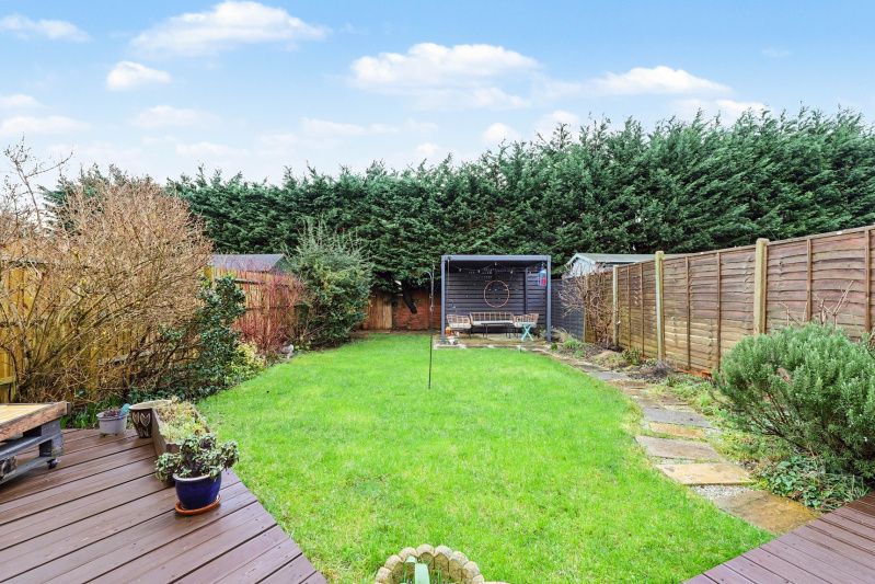 Property photo 3 of 17 Garden