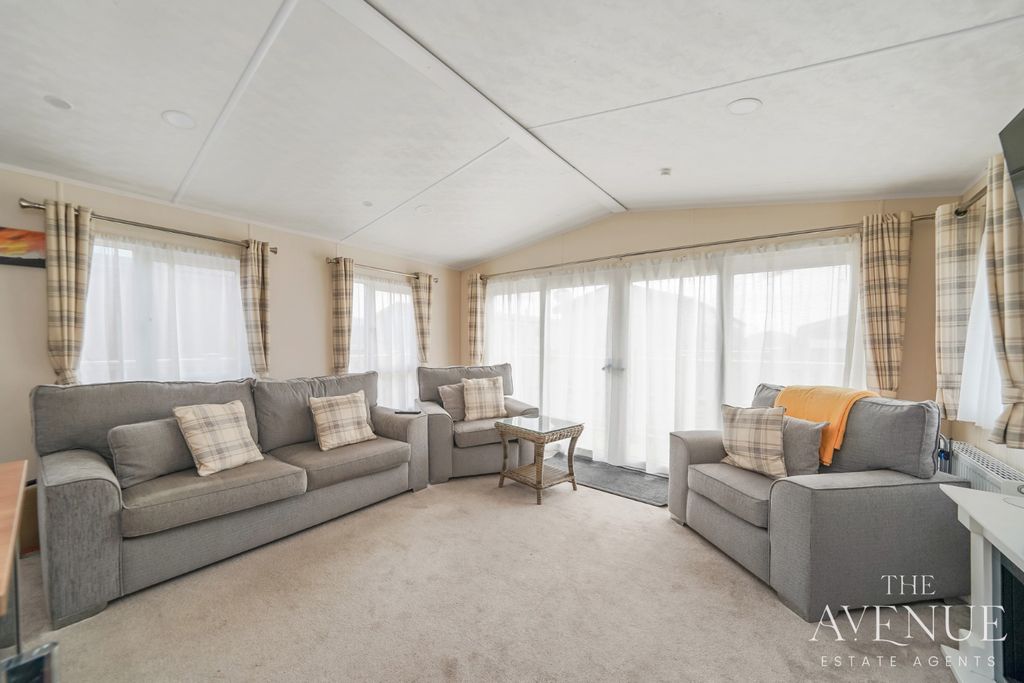 Property photo 3 of 23 4572732