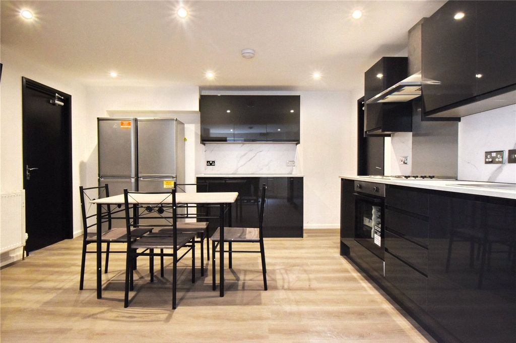 Property photo 2 of 6 Picture No. 23