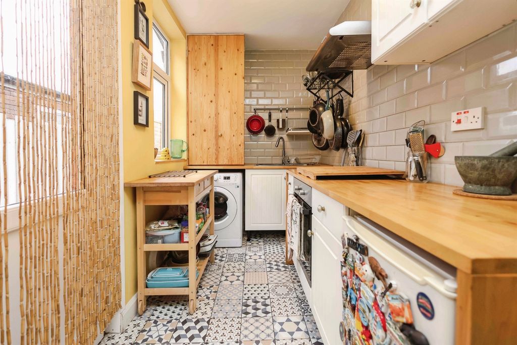 Property photo 3 of 20