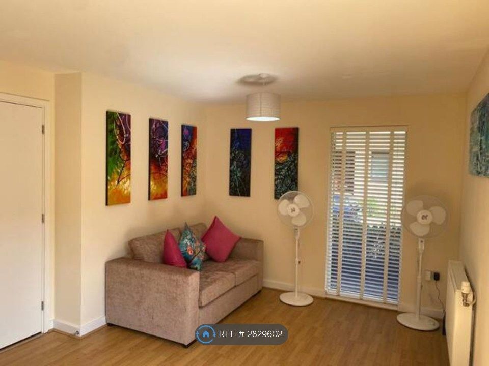 Property photo 3 of 35