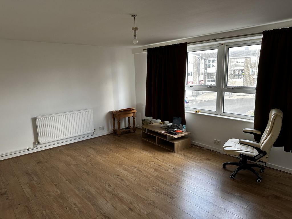 Property photo 3 of 6 Photo 2