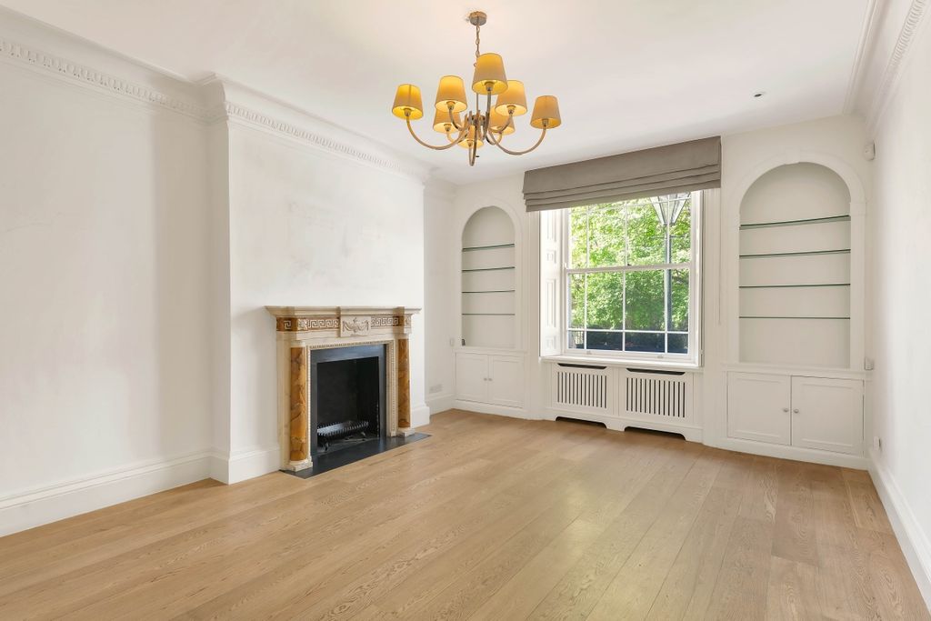Property photo 2 of 16 Brompton Square
