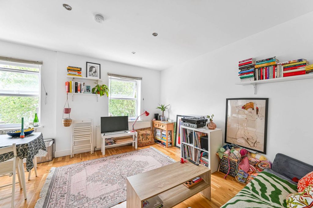 Property photo 2 of 7