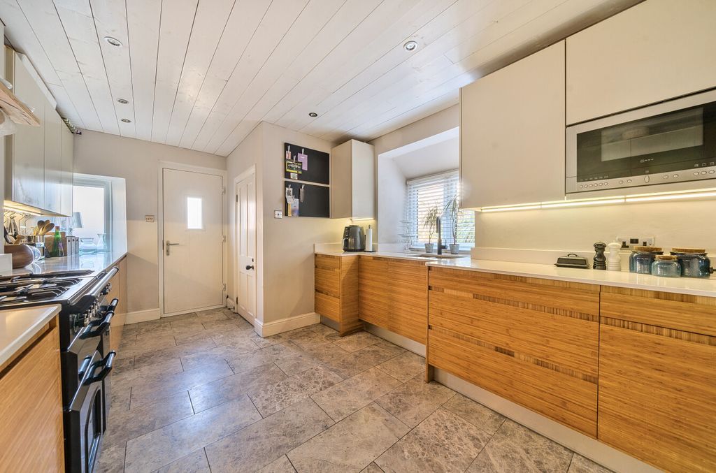 Property photo 2 of 21 2 - 1288253-20-6824B6...