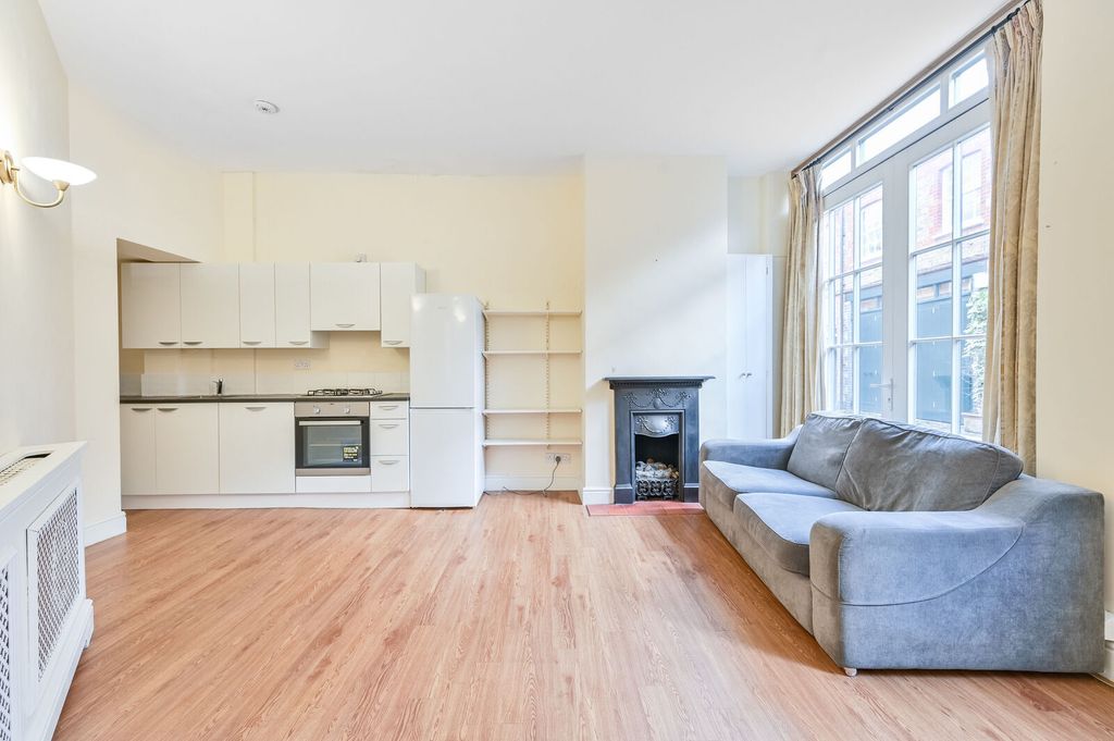 Property photo 2 of 10