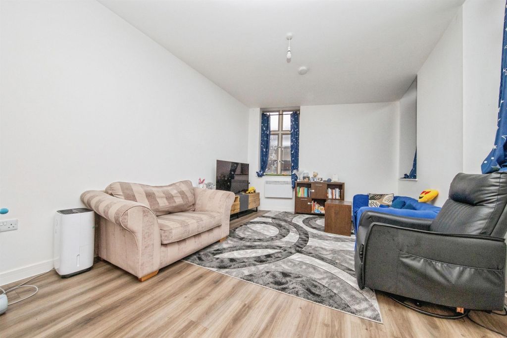 Property photo 3 of 11