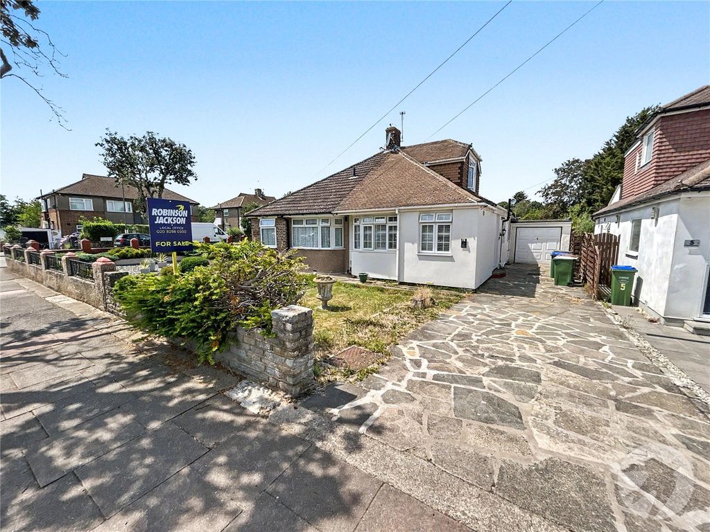 Property photo 1 of 23 Picture No. 15