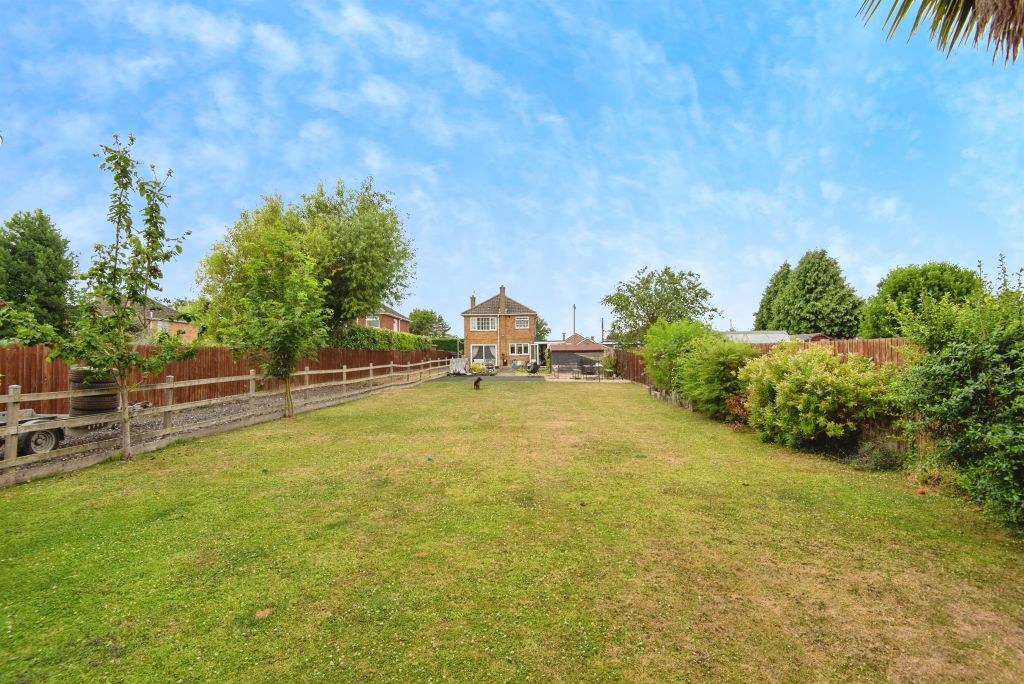 Property photo 2 of 31