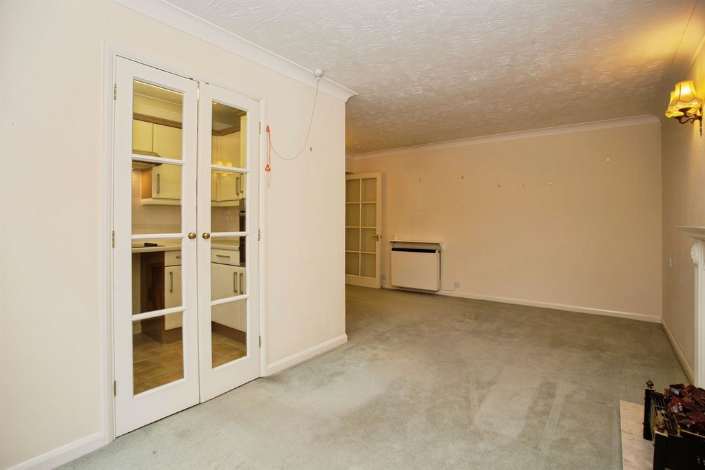 Property photo 3 of 12