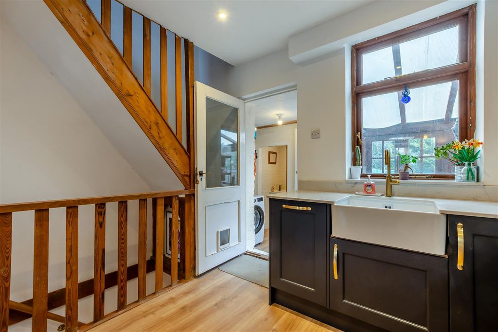 Property photo 3 of 16 8705005-Interior04.Jpg