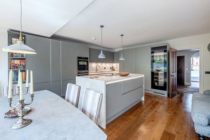 Property photo 3 of 8 Kitchen