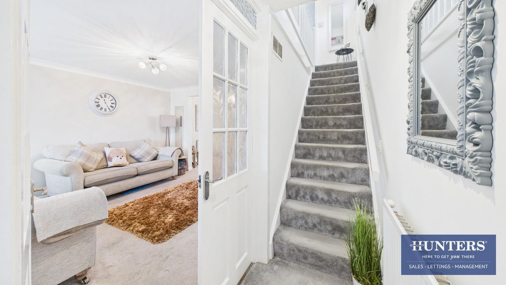 Property photo 3 of 19 Hallway