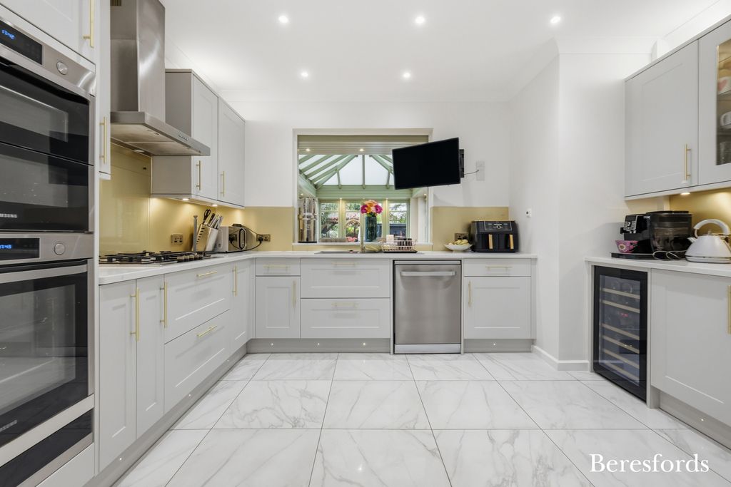 Property photo 3 of 27 Picture No. 05