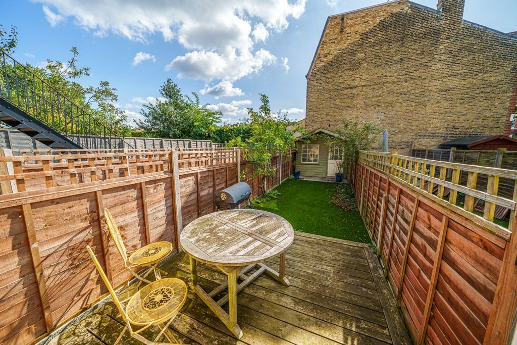 Property photo 3 of 6 1038885 (7)