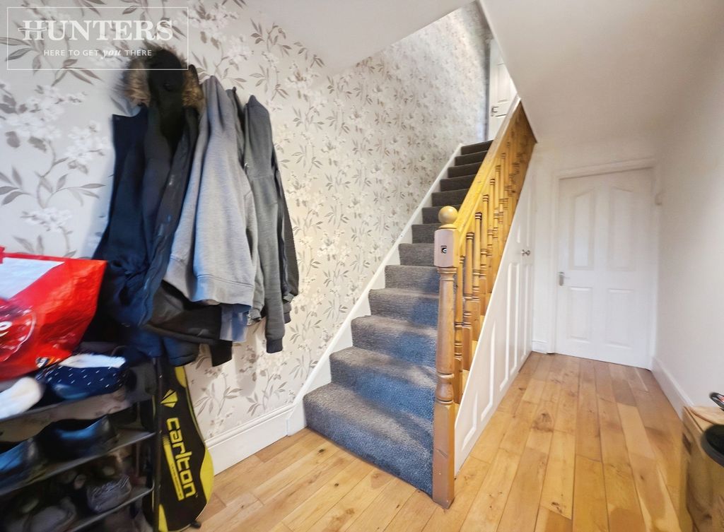 Property photo 2 of 16 Pbox-Img.Jpg