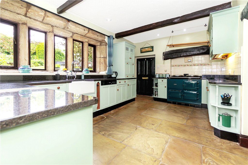 Property photo 3 of 26 Kitchen