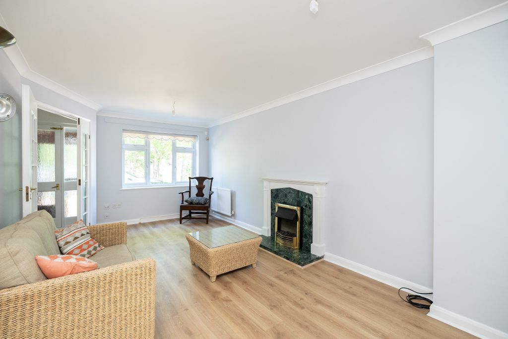 Property photo 2 of 14 Dsc04106
