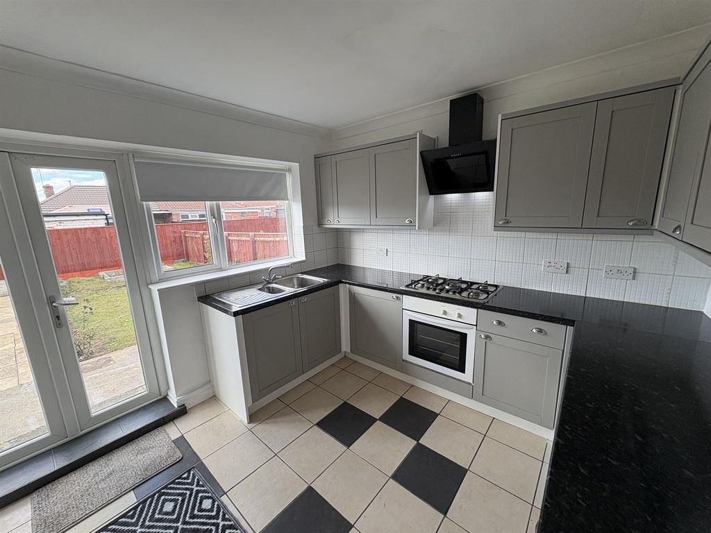 Property photo 2 of 12 Kitchen