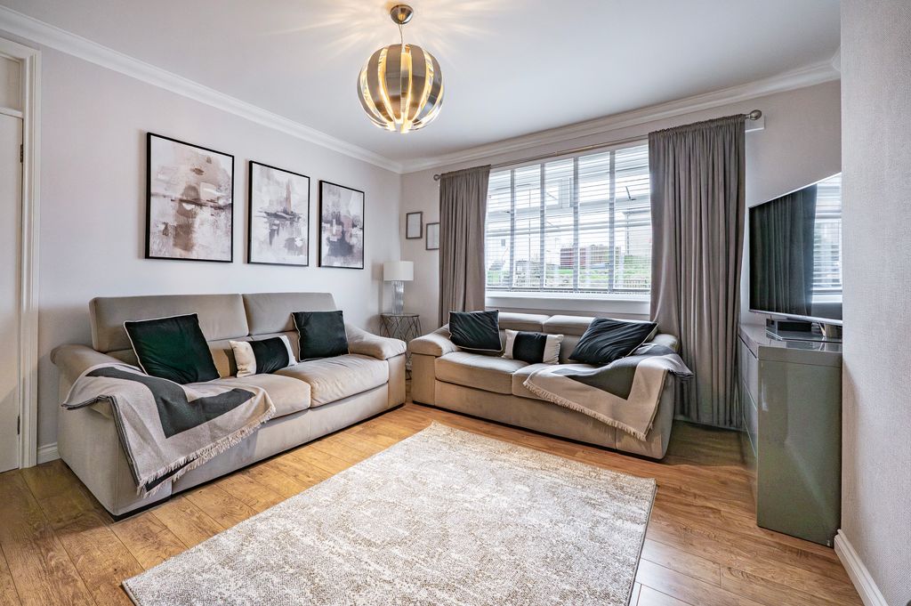 Property photo 2 of 30