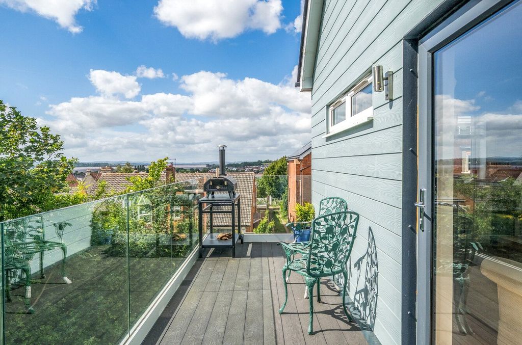 Property photo 2 of 21 Balcony