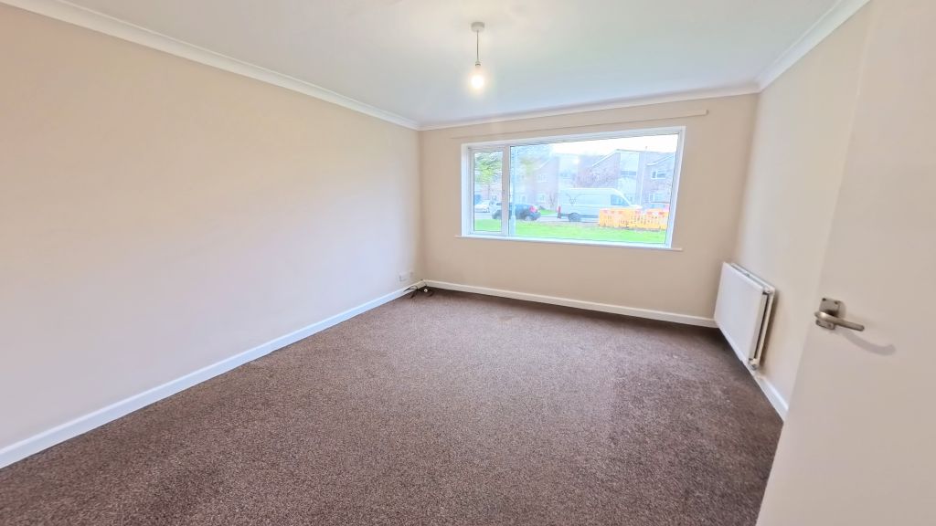 Property photo 3 of 12 Lounge