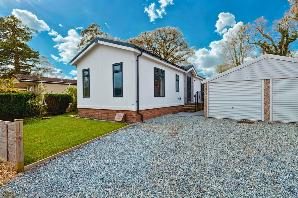 Property photo 1 of 31