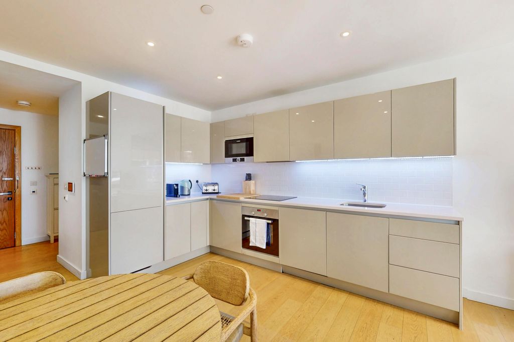 Property photo 2 of 8 Kitchen