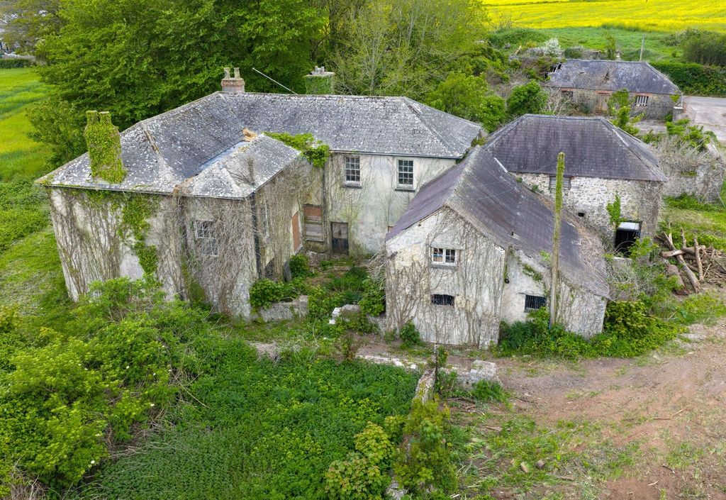 Property photo 2 of 13