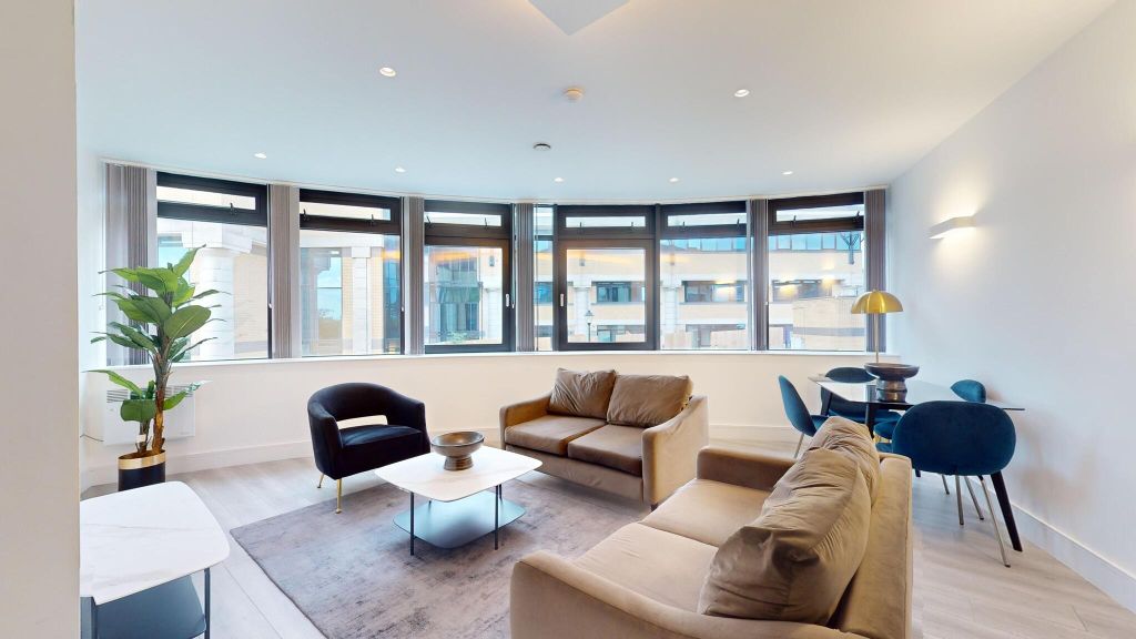 Property photo 1 of 16 Living Room