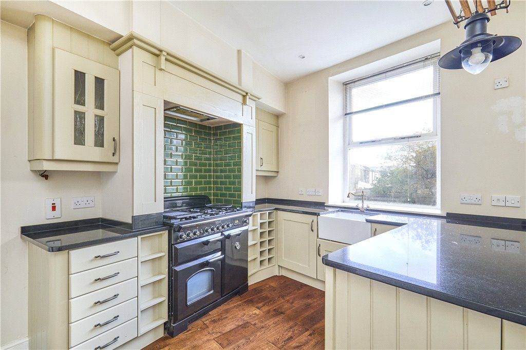 Property photo 3 of 20 Kitchen