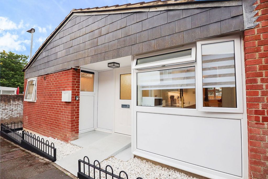 Property photo 3 of 13