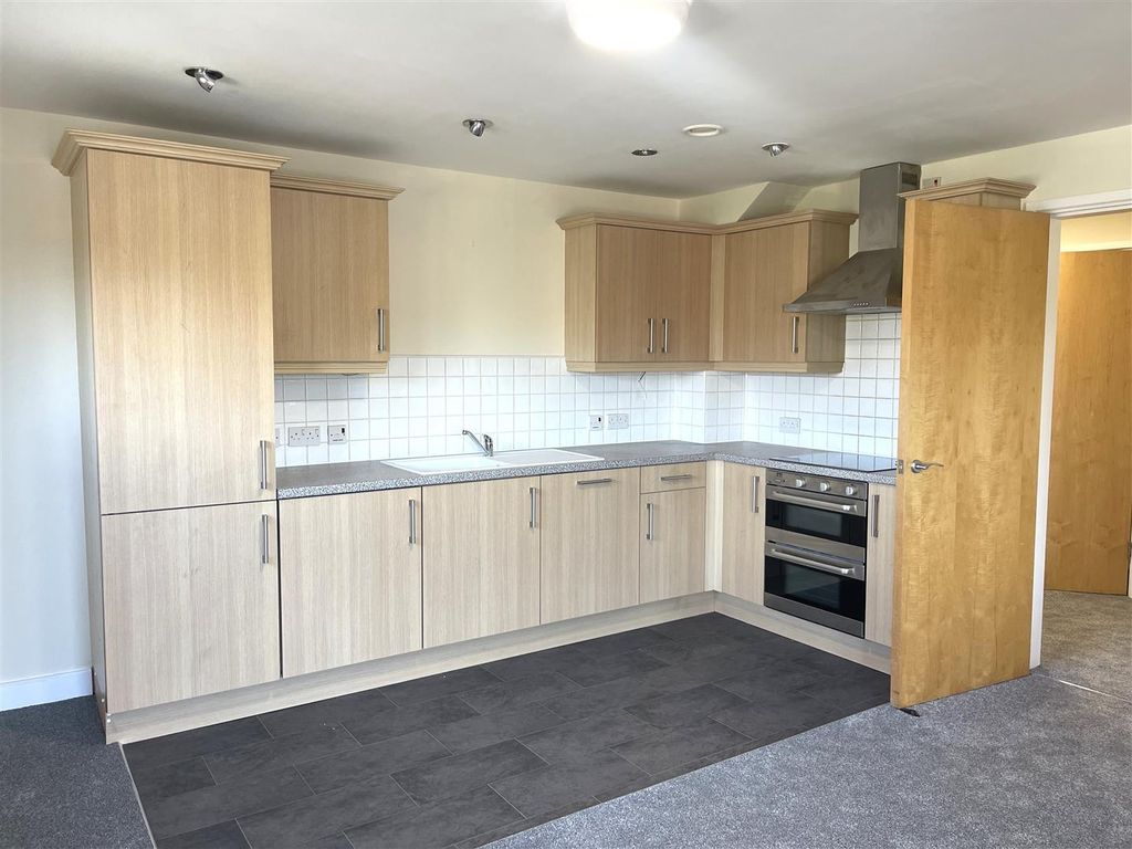 Property photo 3 of 9 Kitchen Area.Jpg