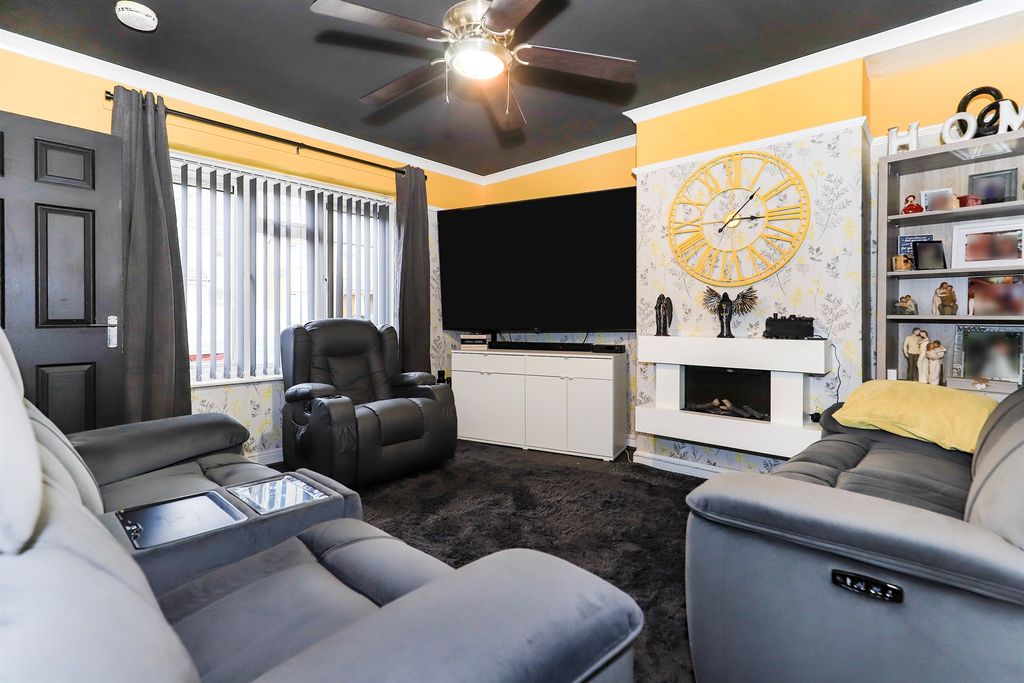 Property photo 3 of 14