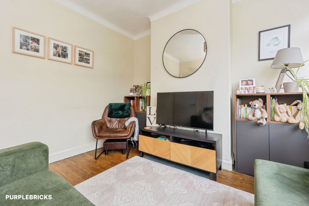 Property photo 3 of 25