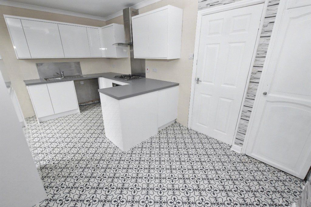 Property photo 2 of 15 Picture No. 08