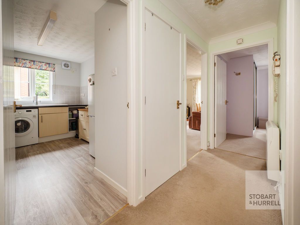 Property photo 3 of 16 Hallway