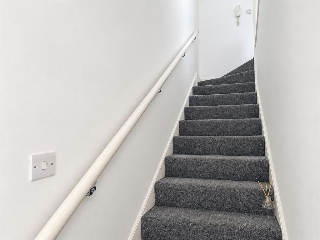 Property photo 3 of 17 17.Png