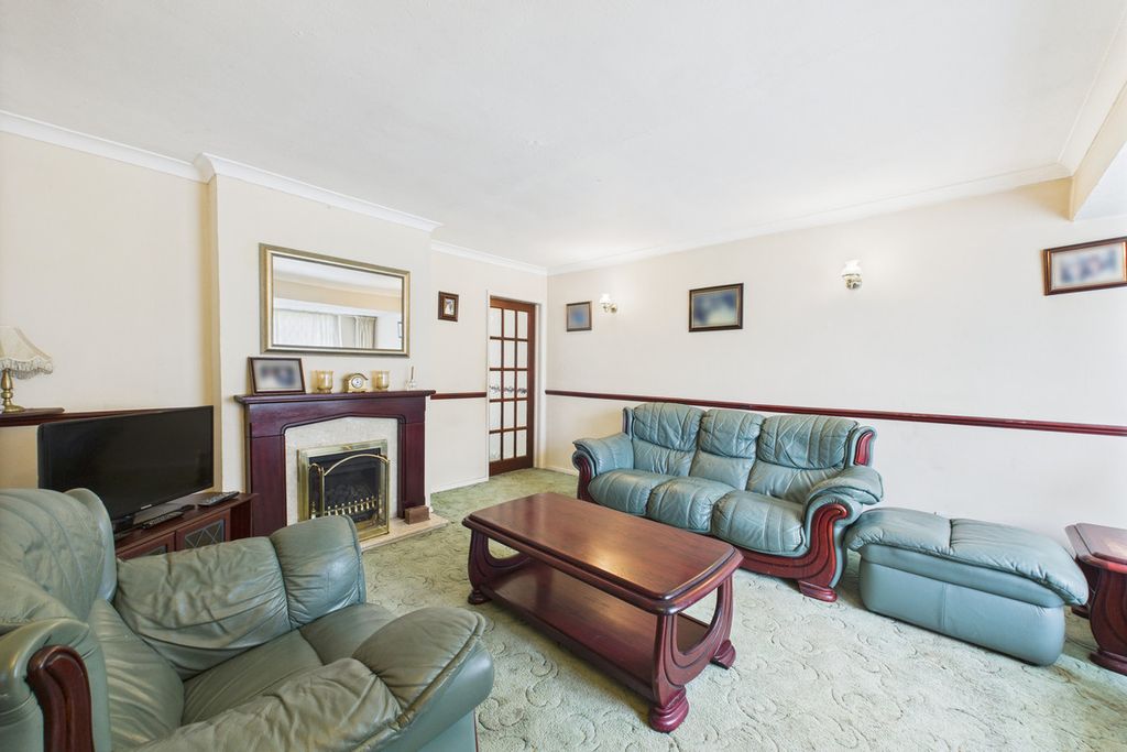 Property photo 3 of 24