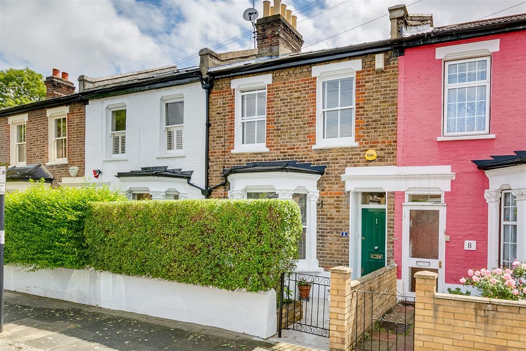 Property photo 1 of 15 For Sale - Quick Road, W4