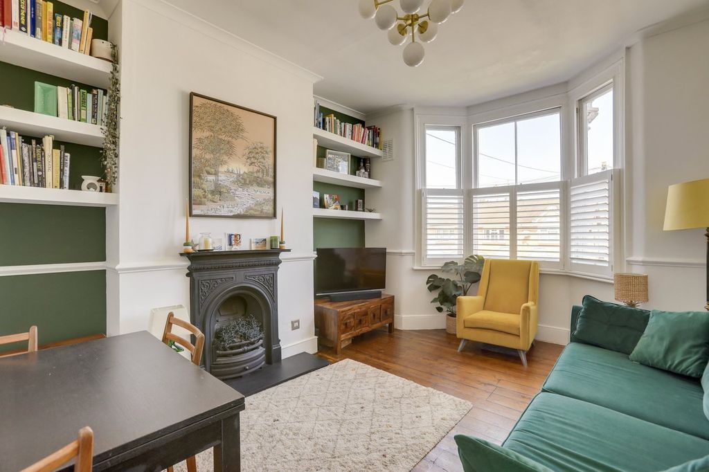 Property photo 2 of 12