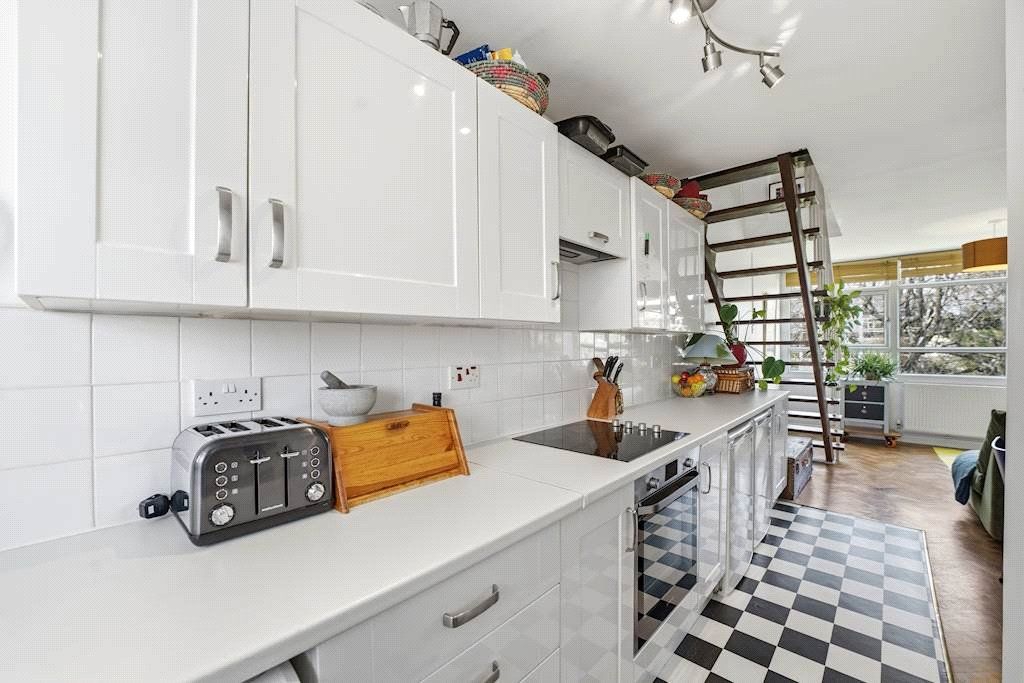 Property photo 2 of 12 Picture No. 13