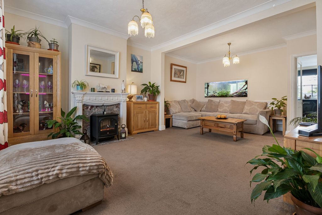 Property photo 3 of 41