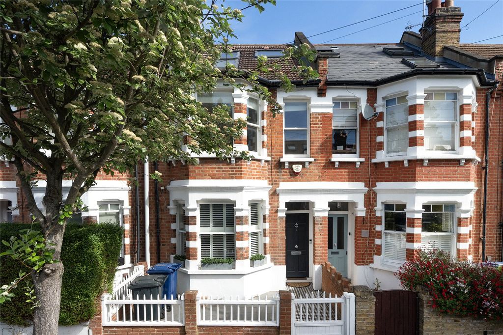 Property photo 1 of 15 External