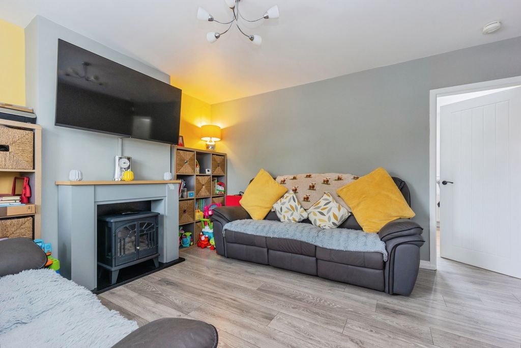 Property photo 3 of 17 Pbox-Img.Jpg