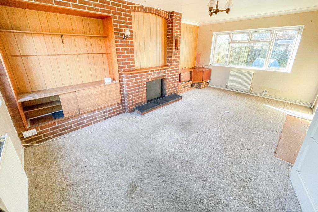 Property photo 3 of 16 12 Coronation Gardens, Shanklin, Isle Of Wight, Po37 7Dz